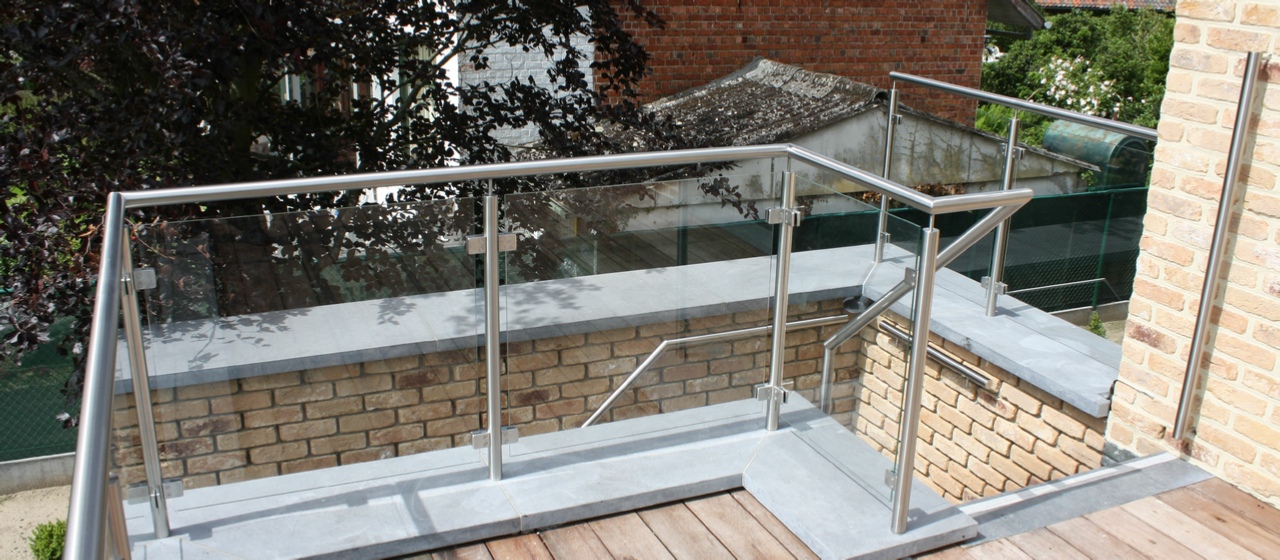 Glasbalustrades - inox spijlen/glasvangers 10