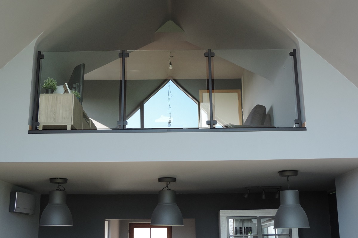 REKENING HOUDEND MET HET INTERIEUR, ZODANIG DE CONSTRUCTIE PERFECT TE IMPLEMENTEREN IN ZIJN OMGEVING